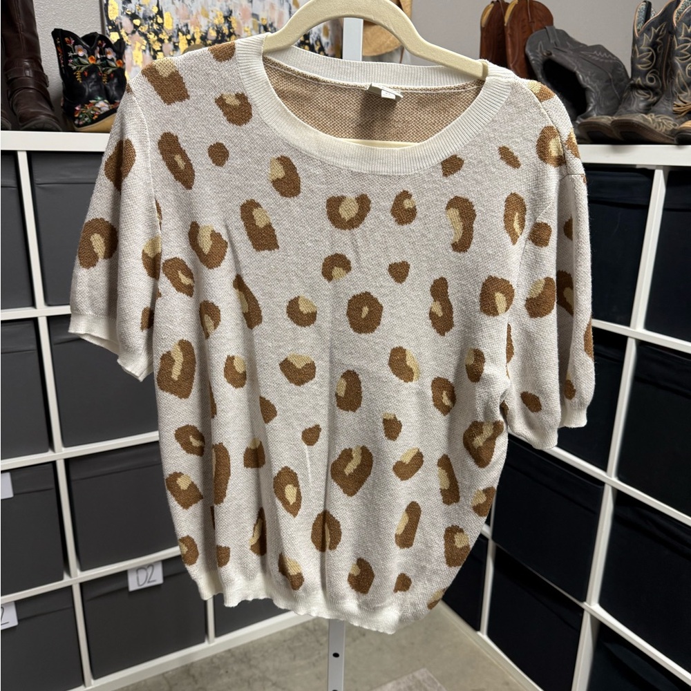 Emberley Neutral Short Sleeve Leopard Animal Print Sweater